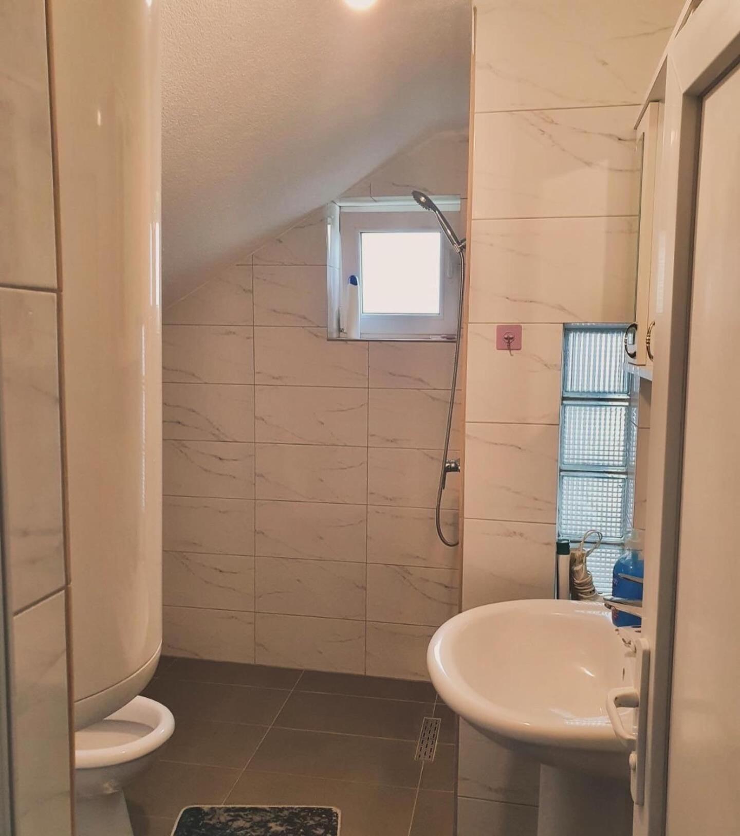 Guest House Ulnika Vuthaj Екстериор снимка